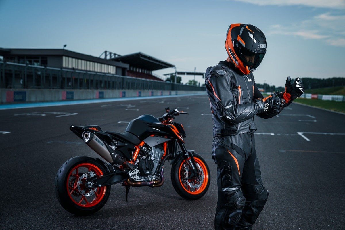 KTM: ecco la nuova 890 Duke R 